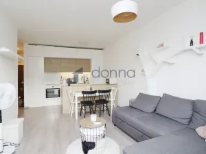 Pronájem bytu 2+kk, Praha, Makedonská, 49 m2