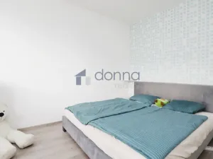 Pronájem bytu 2+kk, Praha, Makedonská, 49 m2