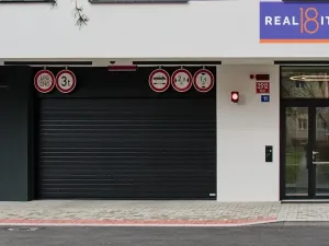 Pronájem garážového stání, Praha, U Petřin, 12 m2