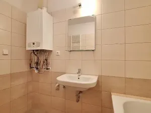 Pronájem bytu 2+1, Praha - Žižkov, Roháčova, 80 m2