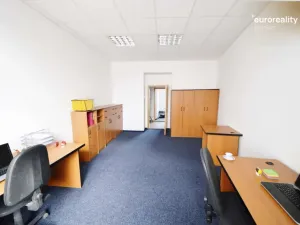 Pronájem kanceláře, Mariánské Lázně, třída Vítězství, 15 m2