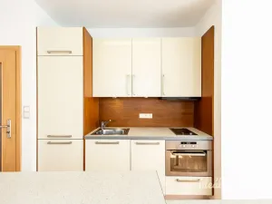 Pronájem bytu 3+kk, Praha - Vysočany, Poděbradská, 64 m2