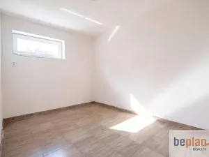 Prodej rodinného domu, Drnholec, Tyršova, 300 m2