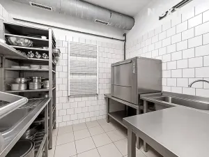 Pronájem restaurace, Olomouc, V hlinkách, 320 m2
