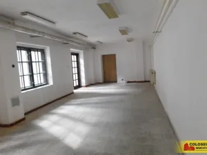 Pronájem obchodního prostoru, Znojmo, Pražská, 660 m2