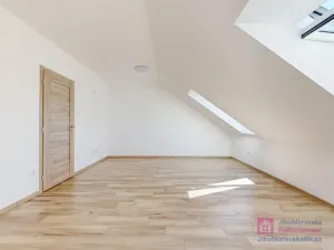 Prodej bytu 3+kk, Břeclav - Charvátská Nová Ves, Kapusty, 141 m2