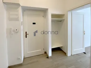 Pronájem bytu 2+kk, Praha, Velvarská, 48 m2