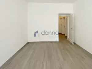 Pronájem bytu 2+kk, Praha, Velvarská, 38 m2
