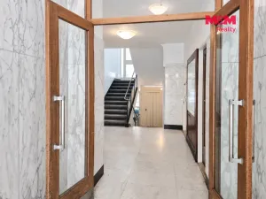 Pronájem bytu 2+kk, Praha - Bubeneč, Eliášova, 59 m2
