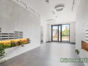 Pronájem bytu 1+kk, Praha - Hrdlořezy, V třešňovce, 40 m2