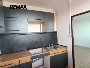 Pronájem bytu 1+1, Praha - Kobylisy, Košťálkova, 33 m2