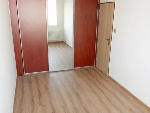 Pronájem bytu 3+1, Praha - Prosek, Zárybská, 67 m2