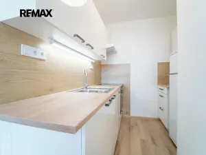 Pronájem bytu 2+kk, Praha - Háje, Mendelova, 49 m2