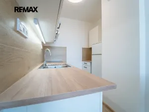 Pronájem bytu 2+kk, Praha - Háje, Mendelova, 49 m2