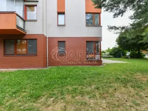 Prodej obchodního prostoru, Jesenice, Cedrová, 56 m2