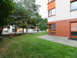 Prodej obchodního prostoru, Jesenice, Cedrová, 56 m2