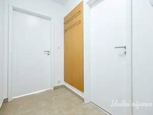 Pronájem bytu 1+kk, Praha - Dejvice, Máslova, 34 m2