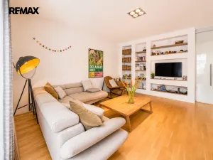 Pronájem bytu 2+kk, Praha - Bubeneč, Eliášova, 102 m2