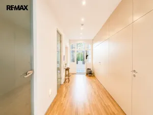 Pronájem bytu 2+kk, Praha - Bubeneč, Eliášova, 102 m2