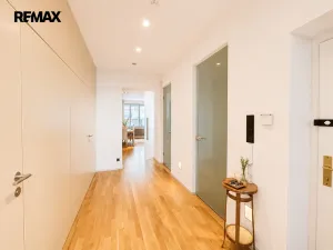 Pronájem bytu 2+kk, Praha - Bubeneč, Eliášova, 102 m2