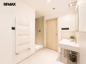 Pronájem bytu 2+kk, Praha - Bubeneč, Eliášova, 102 m2