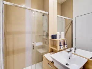 Pronájem bytu 1+1, Praha - Dejvice, Pod kaštany, 37 m2
