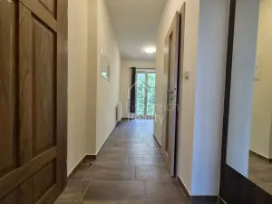 Pronájem bytu 1+1, Hradec Králové, Komenského, 34 m2