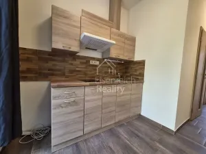 Pronájem bytu 1+1, Hradec Králové, Komenského, 34 m2