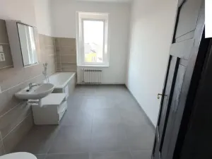 Pronájem bytu 2+1, Teplice, Zemská, 74 m2