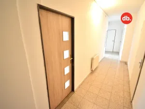 Pronájem bytu 1+1, Toužim, Farní, 40 m2