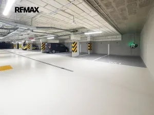 Pronájem bytu 3+kk, Praha - Modřany, Kolmanova, 77 m2