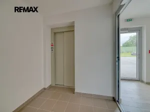 Pronájem bytu 2+kk, Velký Osek, U hřiště, 60 m2