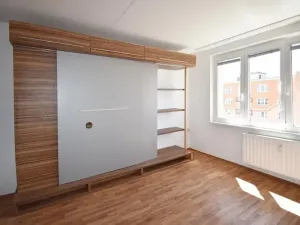 Pronájem bytu 1+1, Chomutov, Karla Buriana, 36 m2