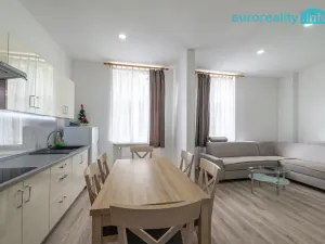 Prodej atypického bytu, Karlovy Vary, T. G. Masaryka, 194 m2