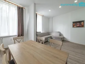 Prodej atypického bytu, Karlovy Vary, T. G. Masaryka, 194 m2