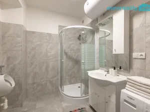 Prodej atypického bytu, Karlovy Vary, T. G. Masaryka, 194 m2