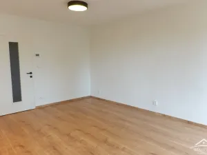 Pronájem bytu 1+kk, Jihlava, Kainarova, 42 m2