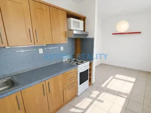 Pronájem bytu 3+1, Praha - Modřany, Hřebíkova, 76 m2