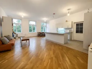 Prodej rodinného domu, Lázně Bělohrad, 302 m2