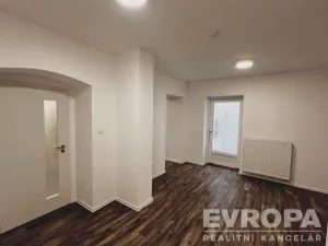 Pronájem bytu 1+kk, Žirovnice, Havlíčkovo náměstí, 32 m2