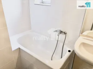 Pronájem bytu 2+kk, Praha - Hrdlořezy, Českobrodská, 35 m2