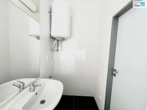 Pronájem bytu 2+kk, Praha - Hrdlořezy, Českobrodská, 35 m2