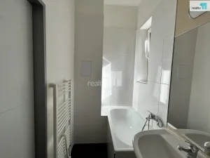 Pronájem bytu 2+kk, Praha - Hrdlořezy, Českobrodská, 35 m2