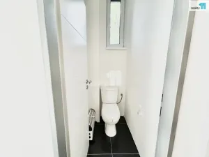 Pronájem bytu 2+kk, Praha - Hrdlořezy, Českobrodská, 35 m2