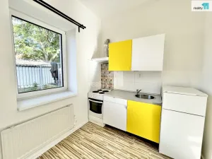 Pronájem bytu 2+kk, Praha - Hrdlořezy, Českobrodská, 35 m2