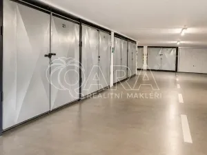 Pronájem garáže, Praha - Střížkov, Bešťákova, 18 m2