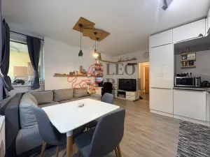 Pronájem bytu 2+kk, Praha - Troja, Hnězdenská, 56 m2
