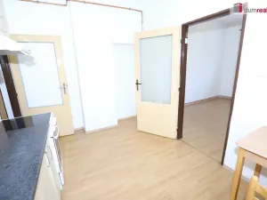 Pronájem bytu 1+1, Bečov nad Teplou, Nádražní, 33 m2