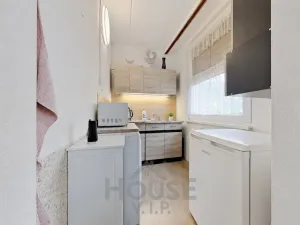 Prodej bytu 1+1, Praha - Háje, Matúškova, 30 m2