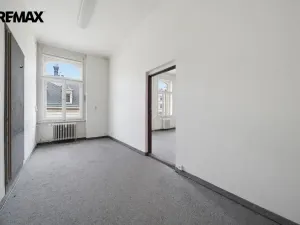 Prodej kanceláře, Karlovy Vary, Jaltská, 61 m2